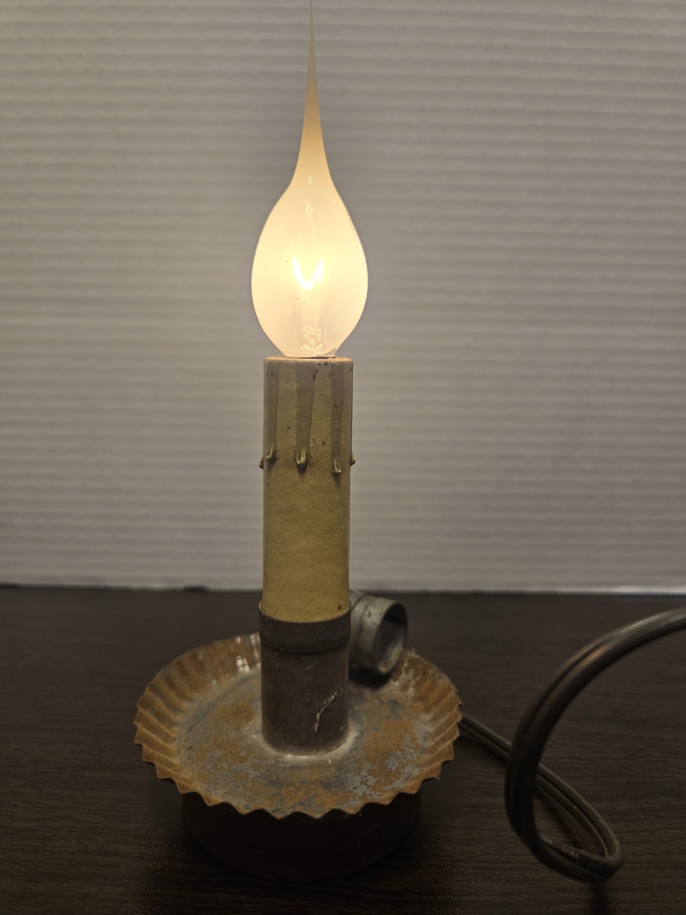Vintage-Style Cream Candle Table Lamp – Unbranded